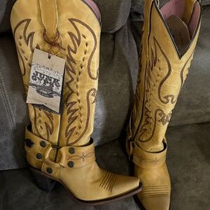 Junk Gypsy by Lane Boots Old Gringo Size 6